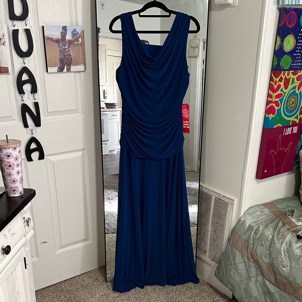 Chic Navy Sleeveless Maxi Dress